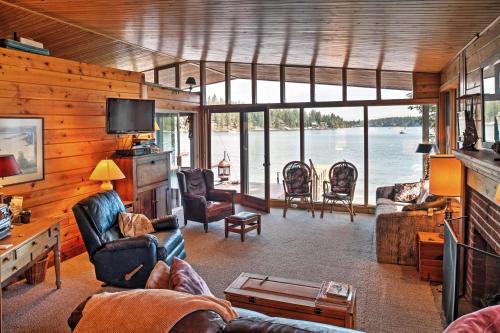 Newport Cabin with Lakefront Private Porch and Grill! in Sandpoint (ID) Newport Cabin with Lakefront Private Porch and Grill! in Sandpoint (ID)