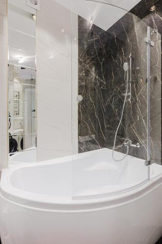 Natella Apartments at Pionerskaya 50*3 in بتروجرادسكي دسترك Natella Apartments at Pionerskaya 50*3 in بتروجرادسكي دسترك