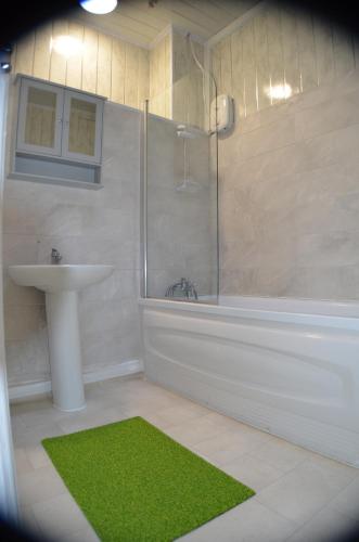 Banyo, Gorton Mount Hotel Manchester in Güney Manchester Banyo, Gorton Mount Hotel Manchester in Güney Manchester
