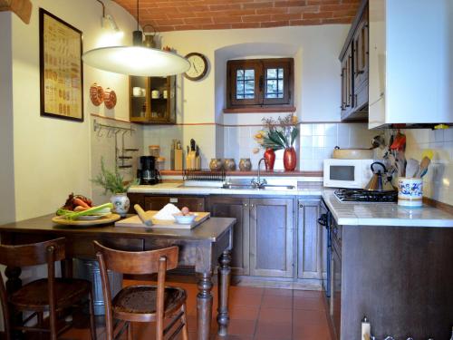 مطبخ, Lovely Villa in Cortona with Swimming Pool in La Chiesa مطبخ, Lovely Villa in Cortona with Swimming Pool in La Chiesa