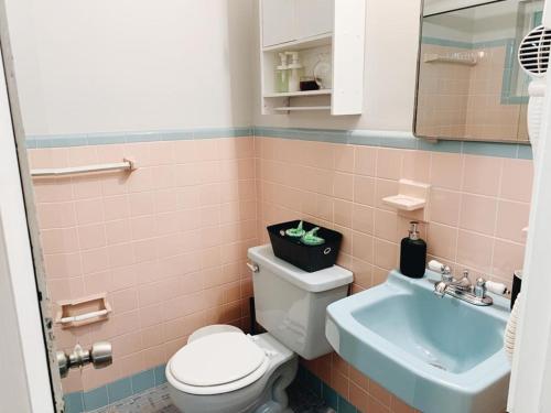 Bathroom, Galleria Apartments near Serafina Italian Restaurant & Waterfront Bistro Bathroom, Galleria Apartments near Serafina Italian Restaurant & Waterfront Bistro