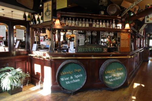 Pub/salon, The Junction Hotel in Dorchester Pub/salon, The Junction Hotel in Dorchester