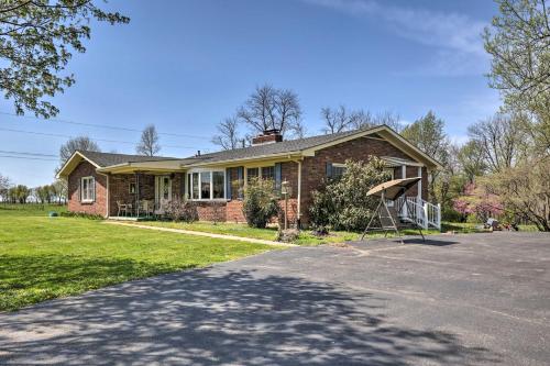 Spacious Home 2 Mi from Downtown Stanford! in Danville (KY) Spacious Home 2 Mi from Downtown Stanford! in Danville (KY)