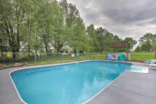 Spacious Home 2 Mi from Downtown Stanford! in Danville (KY) Spacious Home 2 Mi from Downtown Stanford! in Danville (KY)