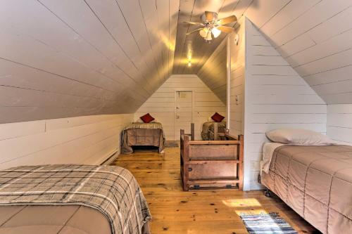 Guestroom, Maltese Ranch Cabin Near Medora Attractions in Medora (ND) Guestroom, Maltese Ranch Cabin Near Medora Attractions in Medora (ND)