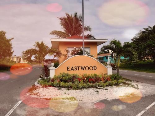 Eastwood Escape in Paradise Island Eastwood Escape in Paradise Island