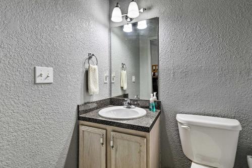 Condo 1 Block From Ramp on Steinhatchee River! in Steinhatchee (FL) Condo 1 Block From Ramp on Steinhatchee River! in Steinhatchee (FL)