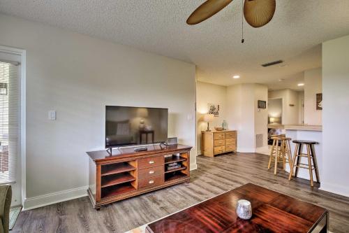 Oceanview Tierra Verde Escape with Balcony and Pool! in Tierra Verde (FL) Oceanview Tierra Verde Escape with Balcony and Pool! in Tierra Verde (FL)