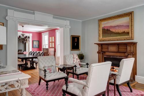 טרקלין, 34 State "Historic Luxury Suites" Skaneateles in Skaneateles (NY) טרקלין, 34 State "Historic Luxury Suites" Skaneateles in Skaneateles (NY)