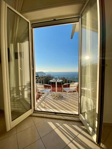 Terraza/balcón, Mini Hotel in Pozzuoli Terraza/balcón, Mini Hotel in Pozzuoli