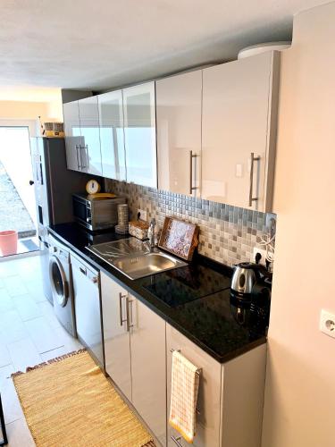 Cozinha, Cascais Modern Getaway in Cobre Cozinha, Cascais Modern Getaway in Cobre