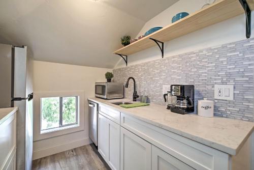 Dtwn Golden Apt Less Than 9 Mi to Red Rocks Amphitheater! in Golden (CO) Dtwn Golden Apt Less Than 9 Mi to Red Rocks Amphitheater! in Golden (CO)