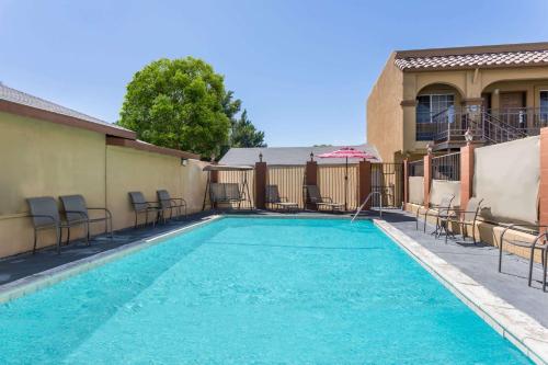 Sadržaji, Days Inn by Wyndham Bishop in Bishop (CA) Sadržaji, Days Inn by Wyndham Bishop in Bishop (CA)