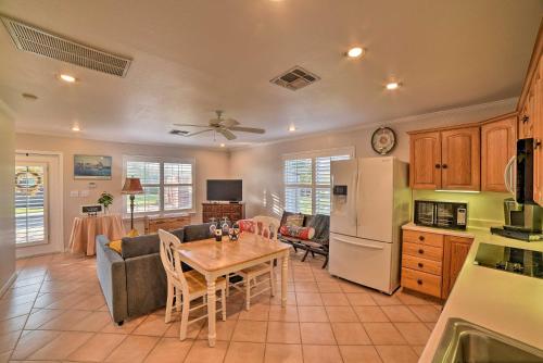 Casa de Samuel - Patio, Fountain and Outdoor Kitchen in Робстоун (Техас) Casa de Samuel - Patio, Fountain and Outdoor Kitchen in Робстоун (Техас)