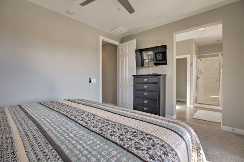Luxurious Chandler Condo with Hot Tub and Pool Access! in Sun Lakes Luxurious Chandler Condo with Hot Tub and Pool Access! in Sun Lakes