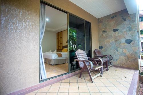 100 Islands Resort and Spa in Surat Thani 100 Islands Resort and Spa in Surat Thani