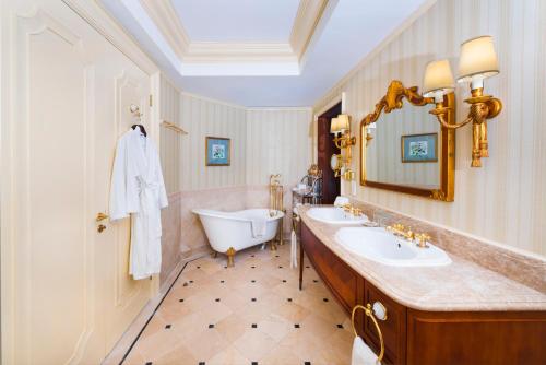 Bathroom, Rocks Hotel near Macao Science Center Bathroom, Rocks Hotel near Macao Science Center