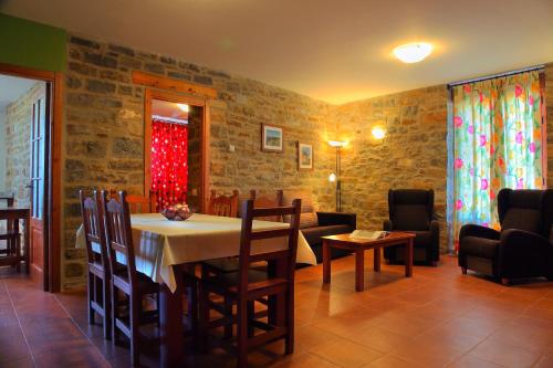 Létesítmények, Casas Pirineo, Ainsa in Gerbe Létesítmények, Casas Pirineo, Ainsa in Gerbe