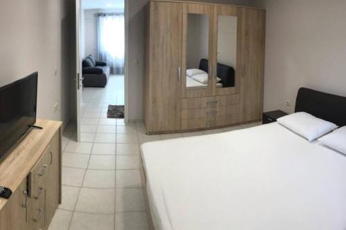Central Square Apartment 2 in ปีร์กอส Central Square Apartment 2 in ปีร์กอส