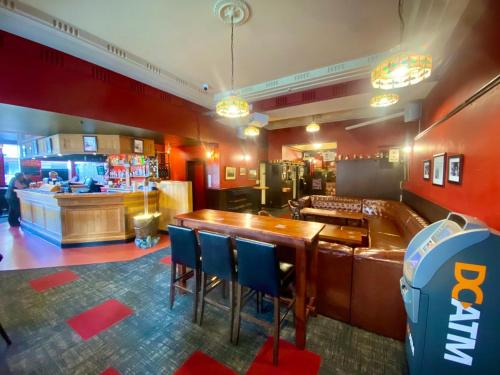 Bar/lounge, Law Courts Hotel in Dunedin Bar/lounge, Law Courts Hotel in Dunedin