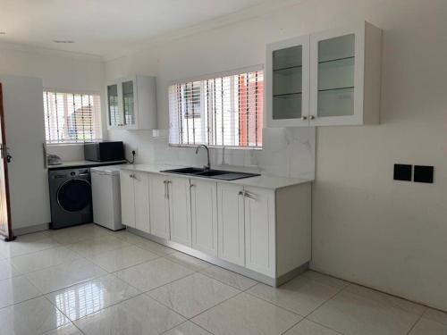 White House lodge in Scotburgh in Scottburgh White House lodge in Scotburgh in Scottburgh