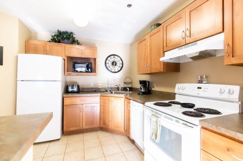 廚房, Quality Inn & Suites Gorham Riverside in 戈勒姆 廚房, Quality Inn & Suites Gorham Riverside in 戈勒姆