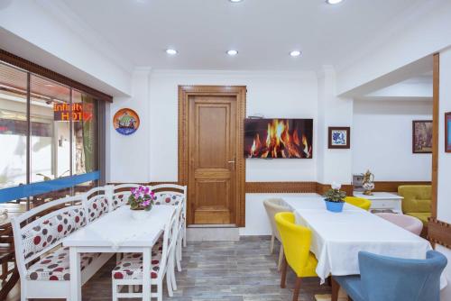 Фойє, Infinity City Hotel in Фетхіє Фойє, Infinity City Hotel in Фетхіє