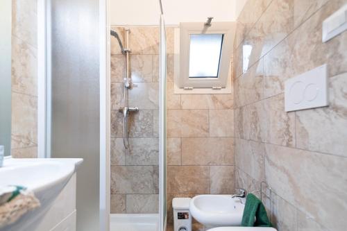 Bathroom, La dimora del Cavaliere di Squinzano in Squinzano Bathroom, La dimora del Cavaliere di Squinzano in Squinzano