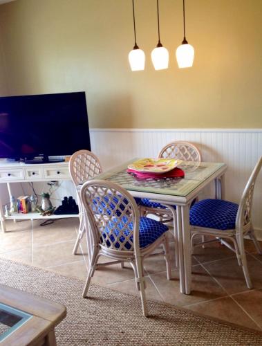 在meiguo.com看到的239 Oceanfront Breakers - North Forest Beach的介绍图片