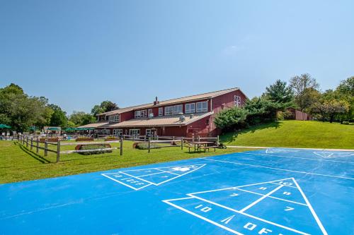 赫爾希露營度假閣樓7號示範假日公園 (Hershey Camping Resort Loft Park Model 7) in 安維爾 (PA) 赫爾希露營度假閣樓7號示範假日公園 (Hershey Camping Resort Loft Park Model 7) in 安維爾 (PA)
