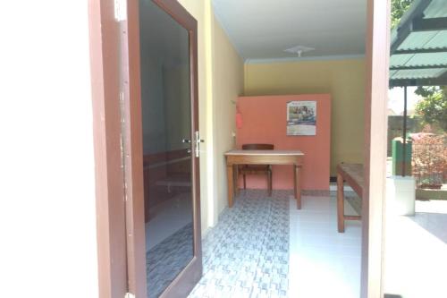 Lobby, Kelapa Gading Homestay Syariah RedPartner in Glagah Lobby, Kelapa Gading Homestay Syariah RedPartner in Glagah