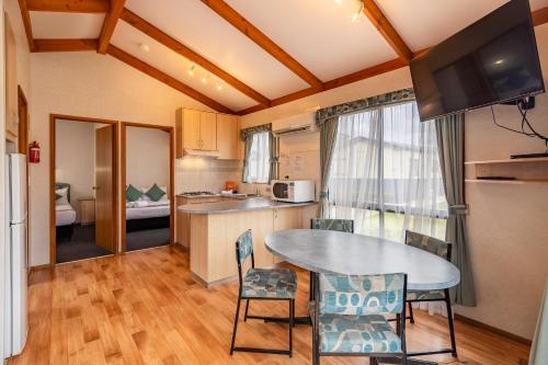Kitchen, Ingenia Holidays Nepean River in Penrith Kitchen, Ingenia Holidays Nepean River in Penrith