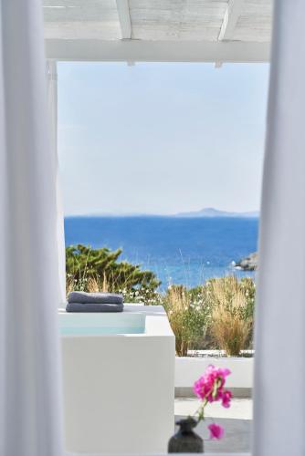 ทัศนียภาพ, Mr. and Mrs. White Tinos in ไทโนซ ทัศนียภาพ, Mr. and Mrs. White Tinos in ไทโนซ