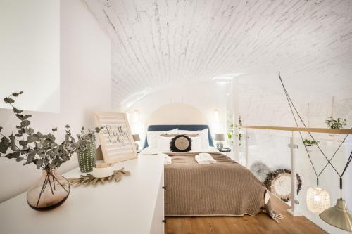 ROOMLI Boho Chic Apartments