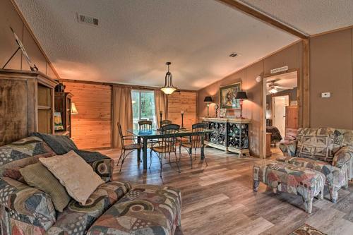Quiet Pet-Friendly Silver Springs Escape! in Ocklawaha Quiet Pet-Friendly Silver Springs Escape! in Ocklawaha