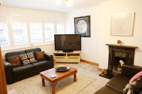 sala de TV, Lions Den - Zoo Accommodation Chester in Chester Suburbs sala de TV, Lions Den - Zoo Accommodation Chester in Chester Suburbs