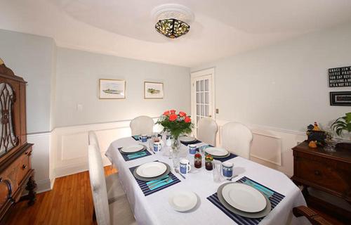 This photo about Warn House Bed and Breakfast shared on HyHotel.com
