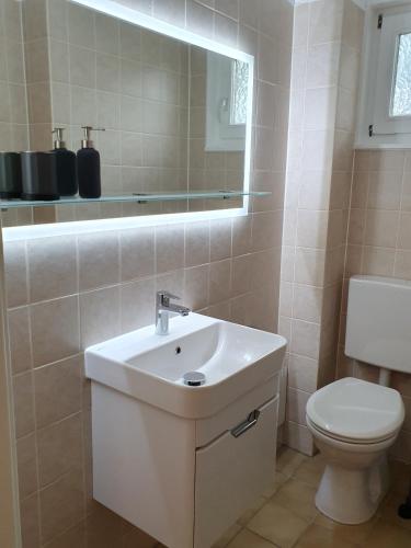 Bathroom, Tolle 125m² Erdgeschoßwohnung im Einzelhaus in Kaltenkirchen Bathroom, Tolle 125m² Erdgeschoßwohnung im Einzelhaus in Kaltenkirchen