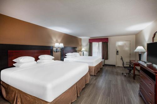 Days Inn & Suites by Wyndham Tyler in Tyler Days Inn & Suites by Wyndham Tyler in Tyler