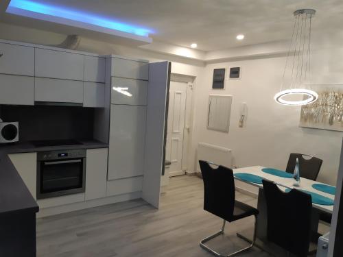 Dilara Apartman Sárvár (Dilara Apartman Sarvar) in ペンテックファル Dilara Apartman Sárvár (Dilara Apartman Sarvar) in ペンテックファル
