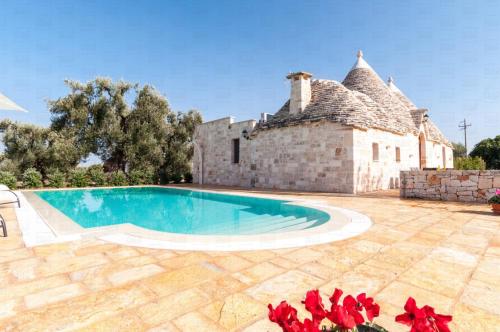 Exterior view, HelloApulia - Trulli Francisto in Macchia di Monte Exterior view, HelloApulia - Trulli Francisto in Macchia di Monte
