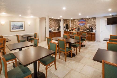 餐飲選擇, 特克薩卡納溫德姆柏茂酒店 (Baymont by Wyndham Texarkana) in 博柔 (AR) 餐飲選擇, 特克薩卡納溫德姆柏茂酒店 (Baymont by Wyndham Texarkana) in 博柔 (AR)