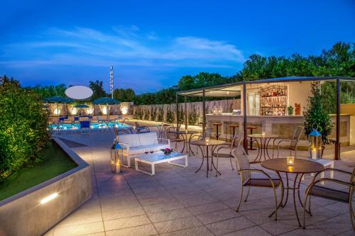 Swimming pool, Hotel Cristoforo Colombo in Eur and Garbatella Swimming pool, Hotel Cristoforo Colombo in Eur and Garbatella