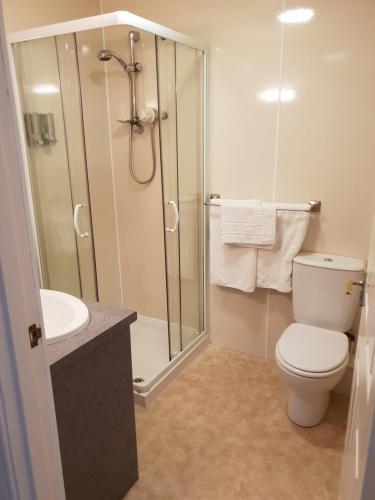 Bathroom, Commercial Hotel in Alness Bathroom, Commercial Hotel in Alness