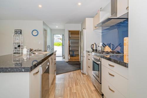 The Blue Rendevous - Whangamata Holiday Home in Whangamata The Blue Rendevous - Whangamata Holiday Home in Whangamata