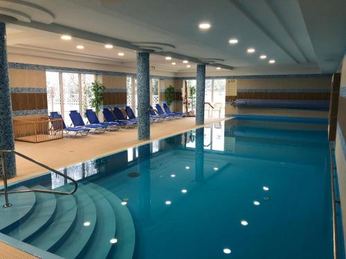 泳池, 馬加什基拉利Spa療養酒店 (Matyas Kiraly Spa and Wellness Hotel) in 豪伊杜索博斯洛 泳池, 馬加什基拉利Spa療養酒店 (Matyas Kiraly Spa and Wellness Hotel) in 豪伊杜索博斯洛