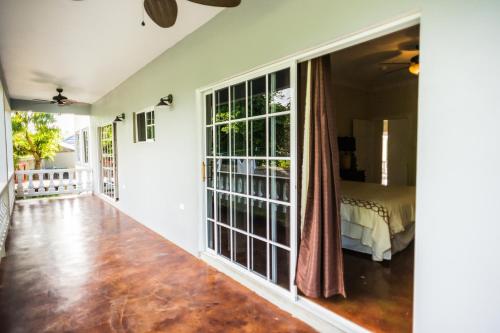 Balcony/terrace, Blue Paloma Bed & Breakfast in Lucea Balcony/terrace, Blue Paloma Bed & Breakfast in Lucea