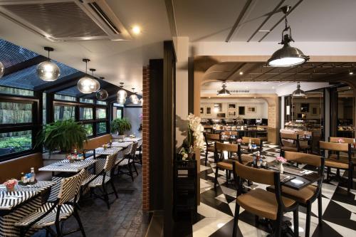 Restaurant, De Chai the Deco Chiang Mai Hotel in Tha Phae Restaurant, De Chai the Deco Chiang Mai Hotel in Tha Phae