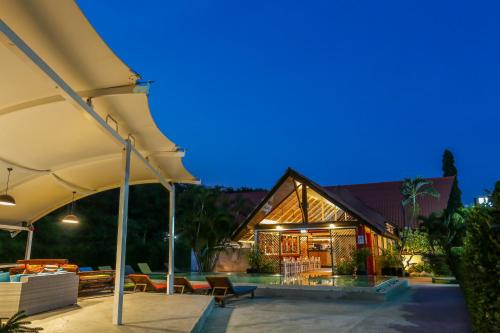 Swimming pool, Naiharn Beach Resort in Nai Harn Beach Swimming pool, Naiharn Beach Resort in Nai Harn Beach