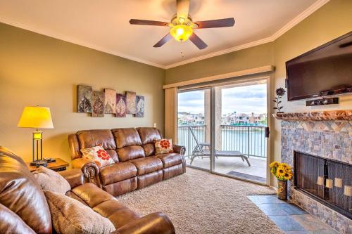 Pool Access, Balcony Relaxing Phoenix Retreat in Ahwatukee Pool Access, Balcony Relaxing Phoenix Retreat in Ahwatukee